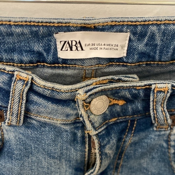 Zara High Rise straight Leg Jeans with Raw Hem sz 4 - Picture 4 of 6